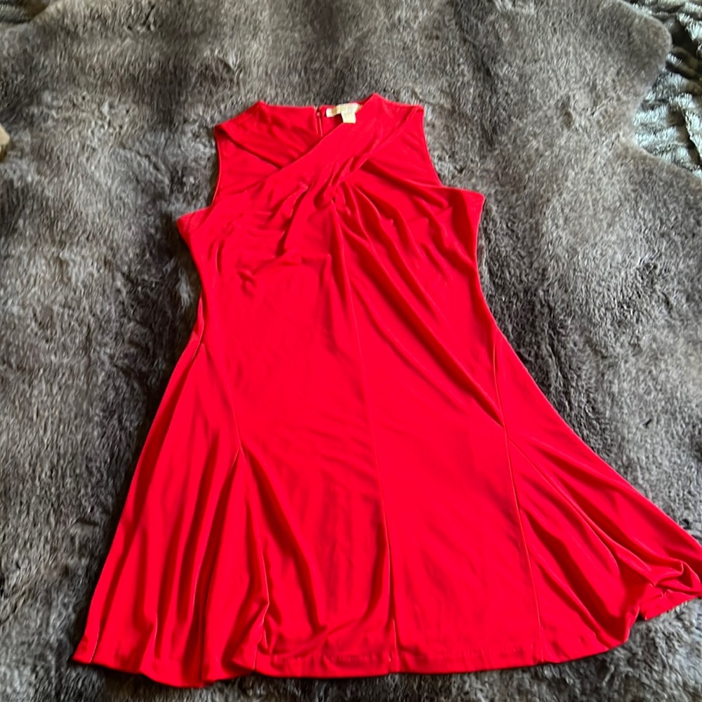 Sleek, red dress